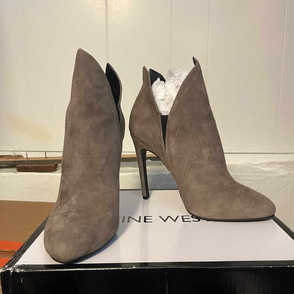 Nine West Women's Gray Suede Leather Heeled Boots NWT